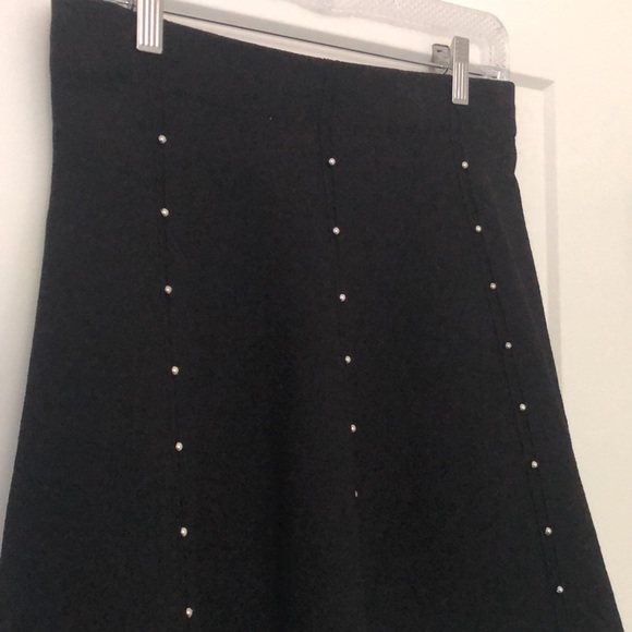 Black flared mini skirt with bead detailing - Picture 2 of 2